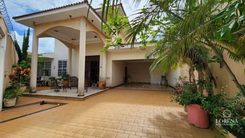 Casa com 4 quartos à venda, 215m² — foto 1 de 30