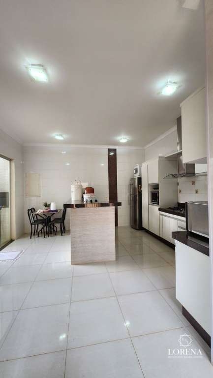 Casa com 4 quartos à venda, 215m² — foto 22 de 30