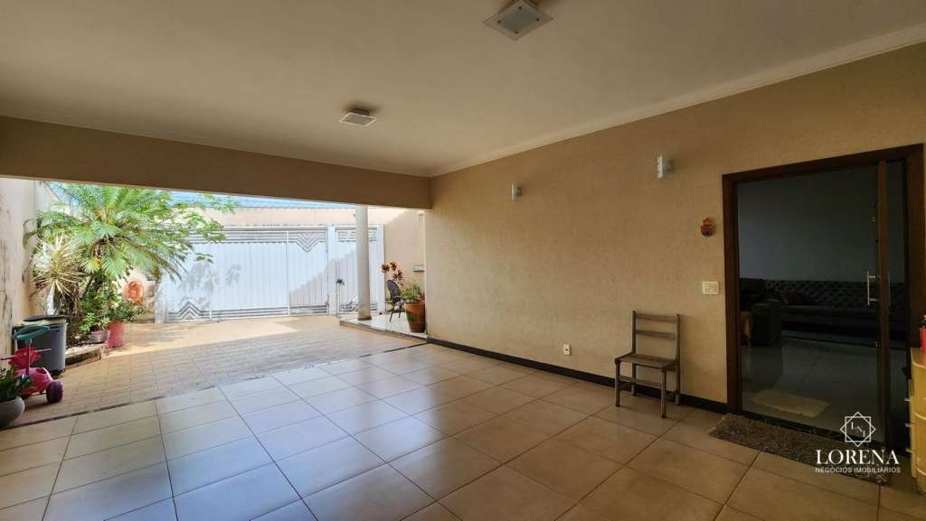 Casa com 4 quartos à venda, 215m² — foto 3 de 30