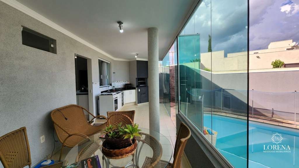 Casa de Condomínio com 3 quartos à venda, 225m² — foto 19 de 30