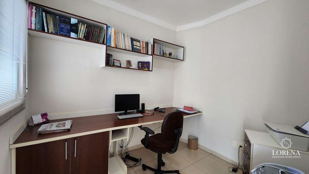Casa de Condomínio com 3 quartos à venda, 225m² — foto 3 de 30