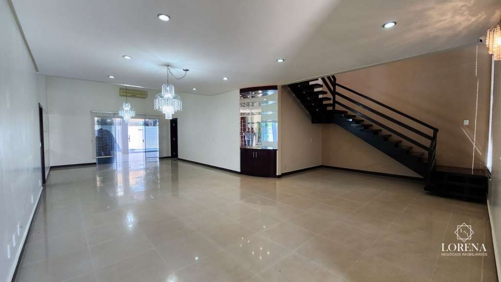 Casa de Condomínio com 5 quartos à venda, 403m² — foto 2 de 31