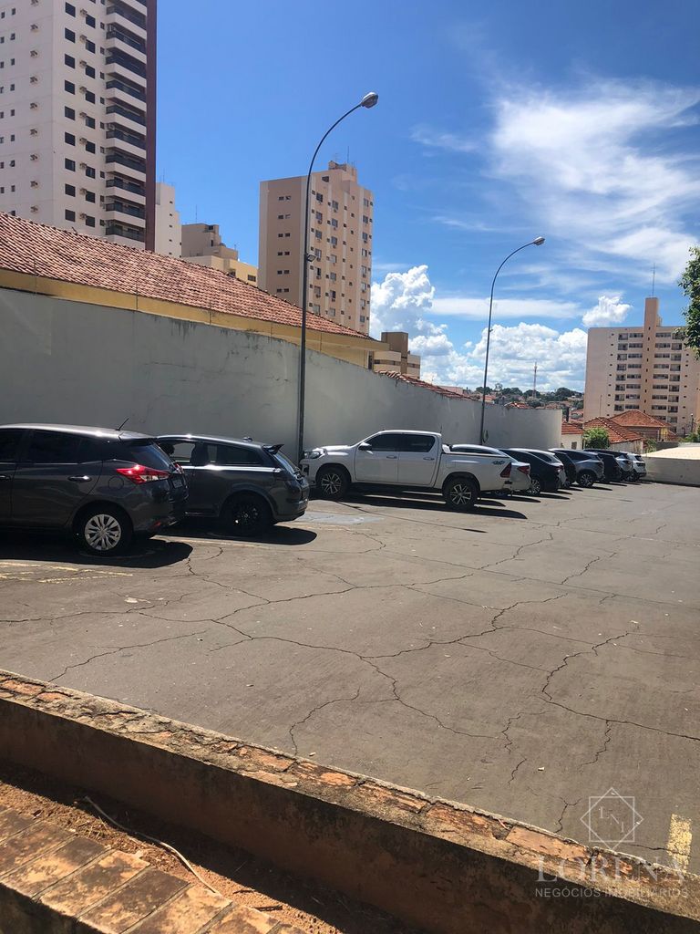 Imóvel Comercial com 3 quartos à venda, 230m² — foto 1 de 19