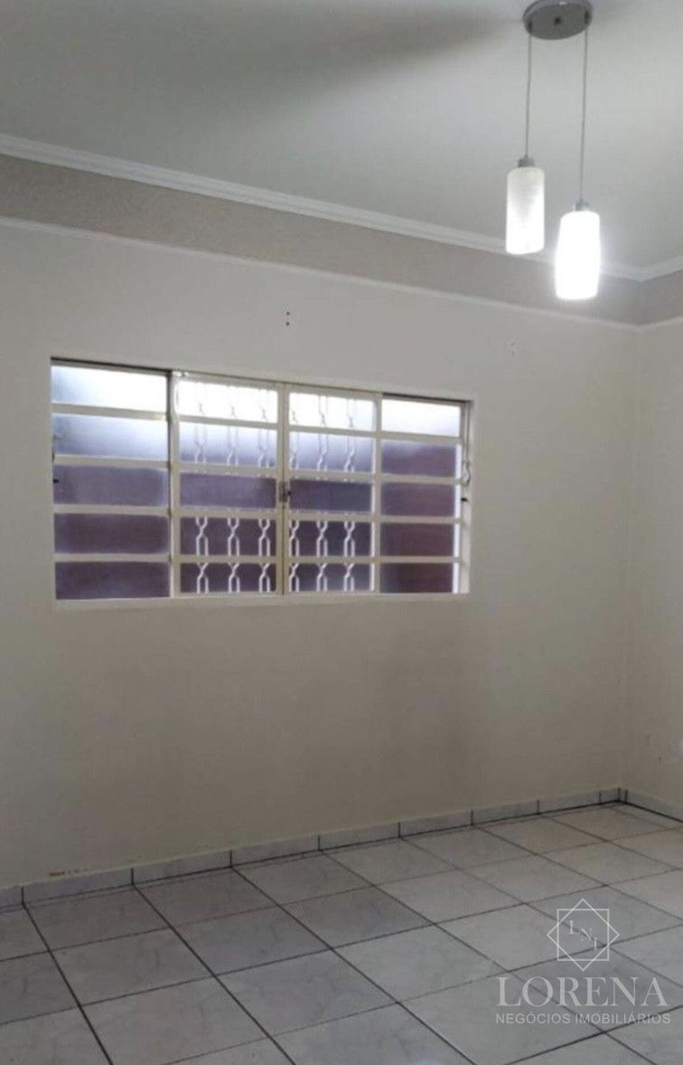 Casa com 3 quartos à venda, 140m² — foto 2 de 20