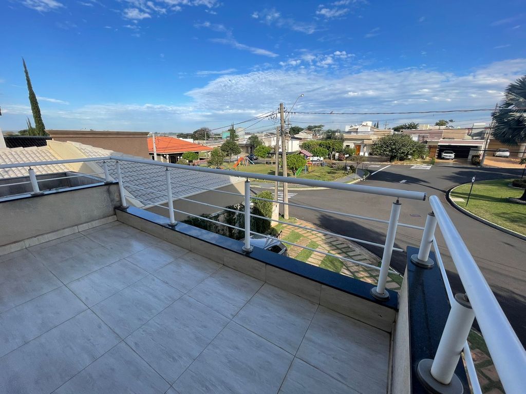 Casa de Condomínio com 3 quartos à venda, 236m² — foto 2 de 30