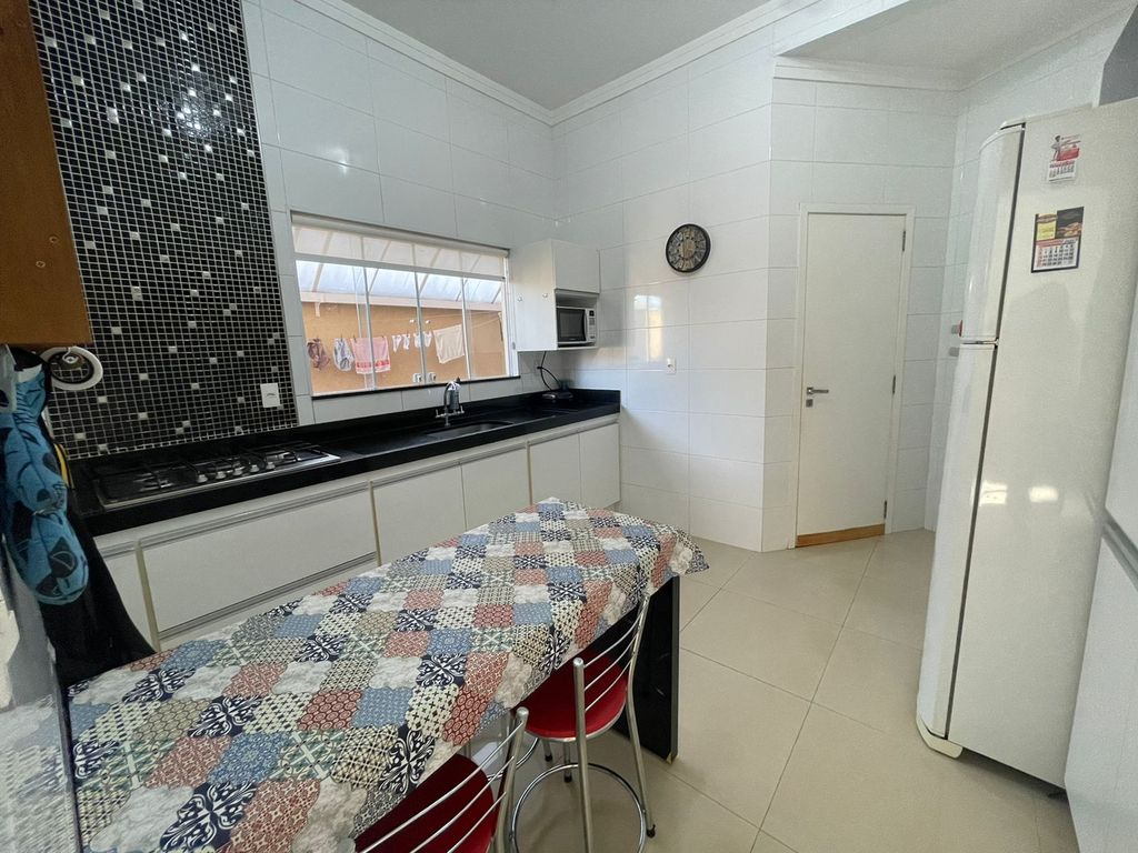 Casa de Condomínio com 3 quartos à venda, 236m² — foto 18 de 30