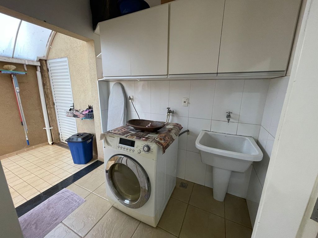 Casa de Condomínio com 3 quartos à venda, 236m² — foto 27 de 30