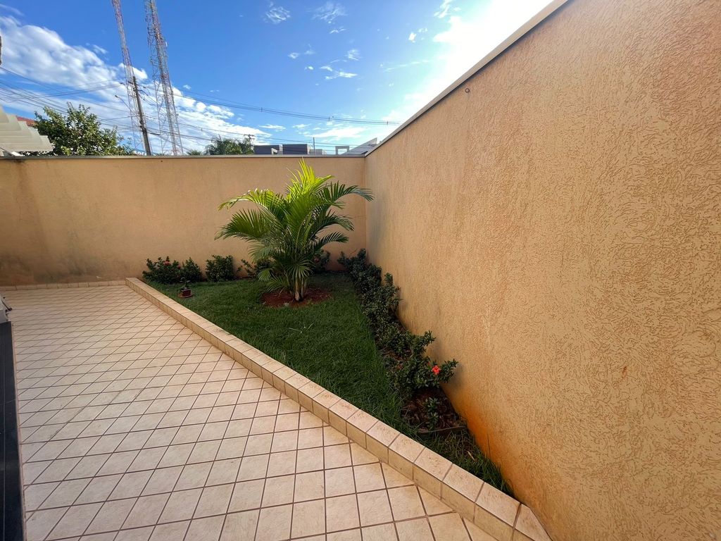 Casa de Condomínio com 3 quartos à venda, 236m² — foto 17 de 30