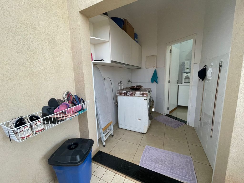 Casa de Condomínio com 3 quartos à venda, 236m² — foto 8 de 30