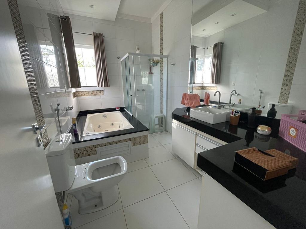 Casa de Condomínio com 3 quartos à venda, 236m² — foto 19 de 30
