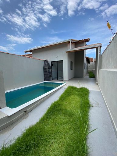 Piscina e Churrasqueira