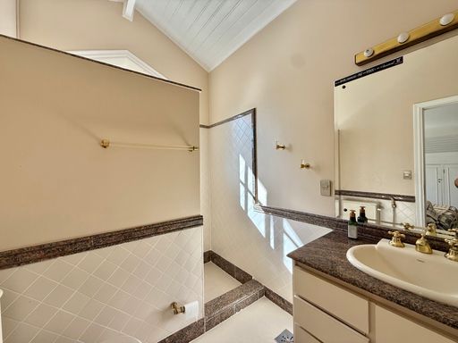 Banheiro da suíte no  sótao