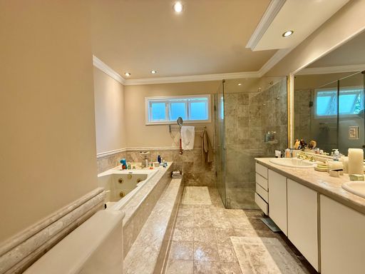 Banheiro master da suíte principal