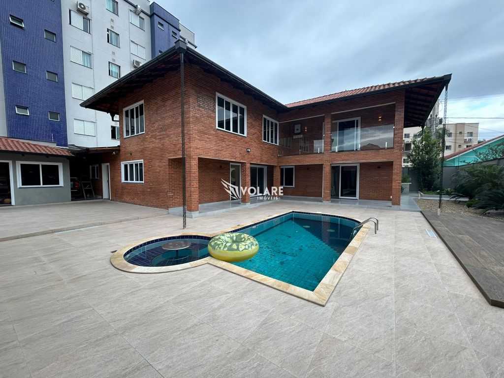 Casa com 4 Dormitórios 3 Suítes Piscina 500m Área útil 2 Vagas R$ 1.950.000,00 - foto 1