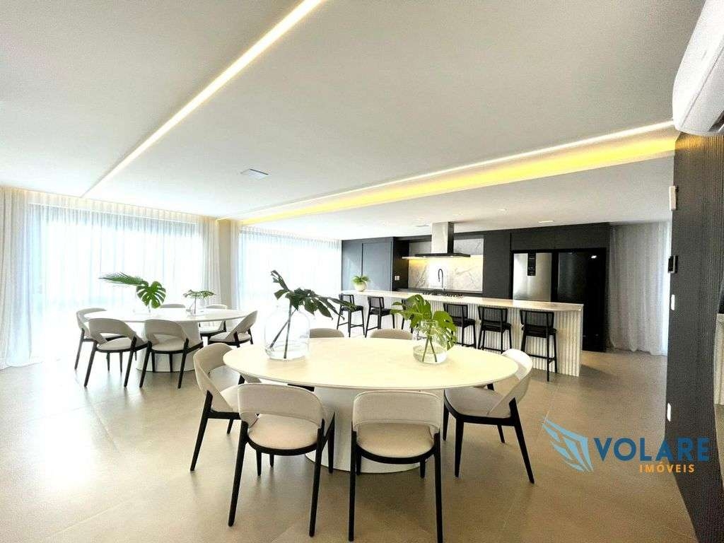 Amplo apartamento novo no centro da cidade — foto 2