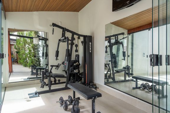 Espaço fitness: seu refúgio de saúde e energia em casa.