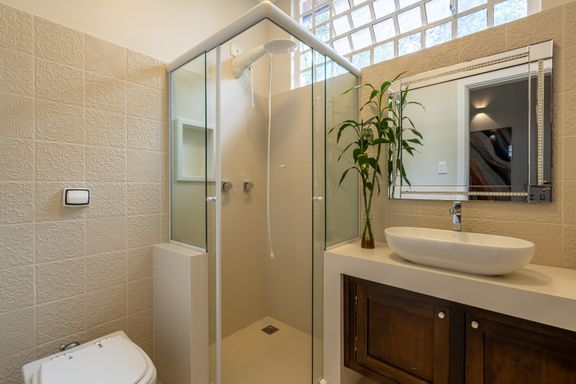 Banho completo apoio à sala de cinema