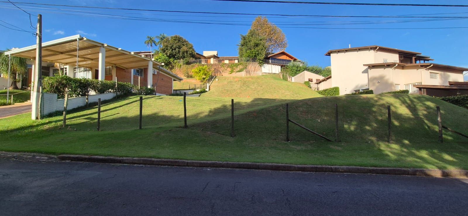 Para poucos: um terreno à altura dos seus sonhos.