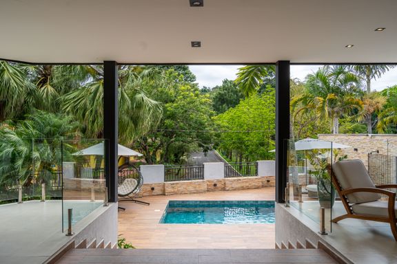 Varanda gourmet:Varanda integrada: a extensão do paraíso em casa.