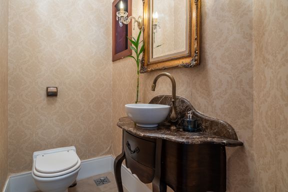Lavabo: Detalhes que encantam: Lavabo com acabamento impecável e design atemporal.