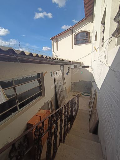 Rampa de acesso ao barracao