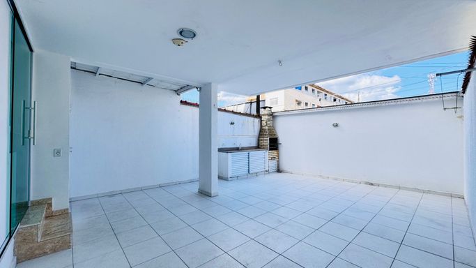 Casa à venda em Vicente de Carvalho, Guarujá