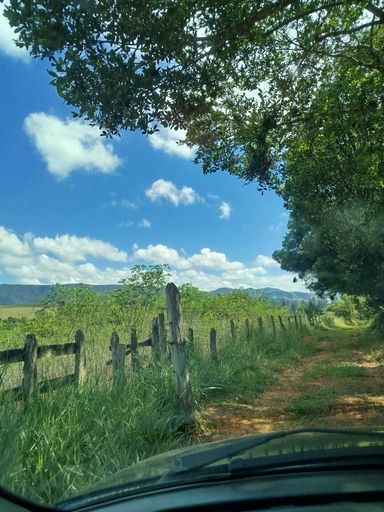 Area cercada com entrada