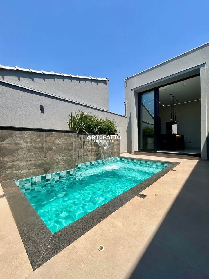  - Casa com 3 dormitórios no Jardim Tropical 2