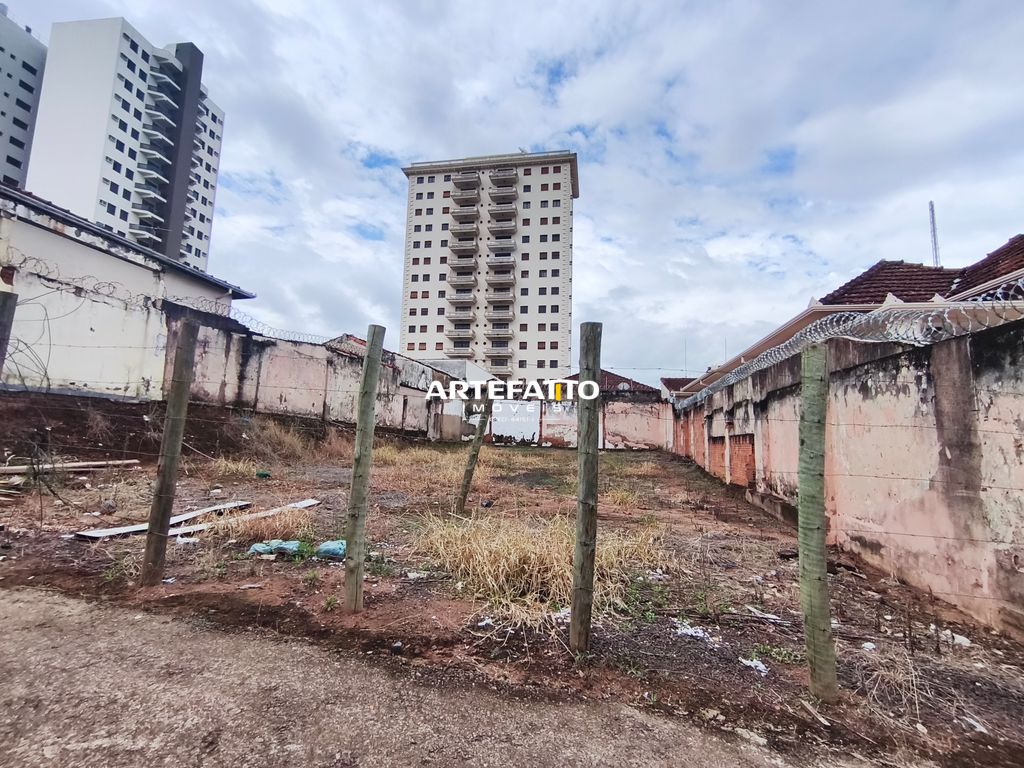 Terreno a venda no centro de Franca - Zbroker Imóveis
