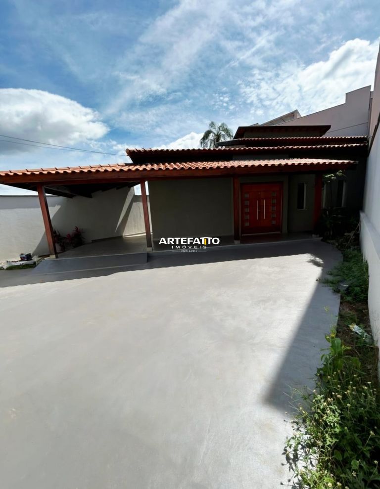  - Casa com 3 dormitórios no bairro Jardim Piratininga I