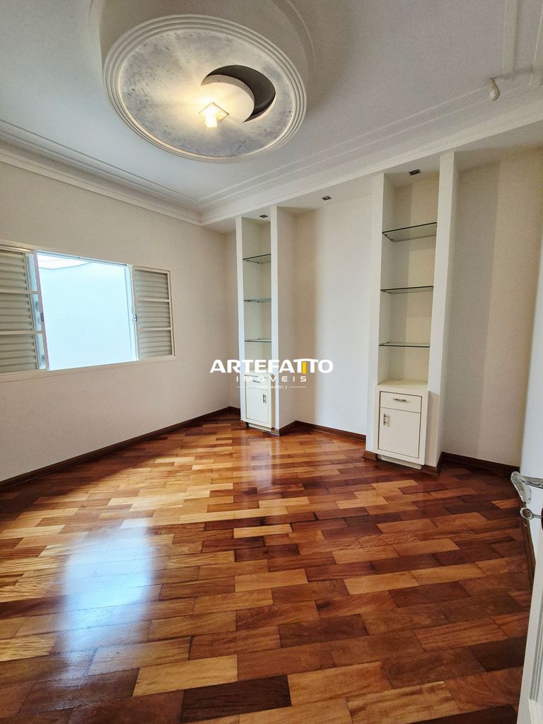 Casa à venda com 3 quartos, 270m² - Santo Agostinho,Franca 