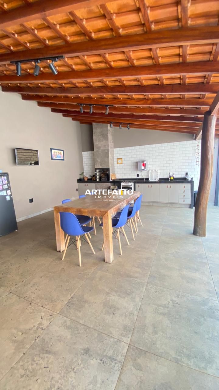  - Casa com 3 dormitórios no bairro Vila Imperador