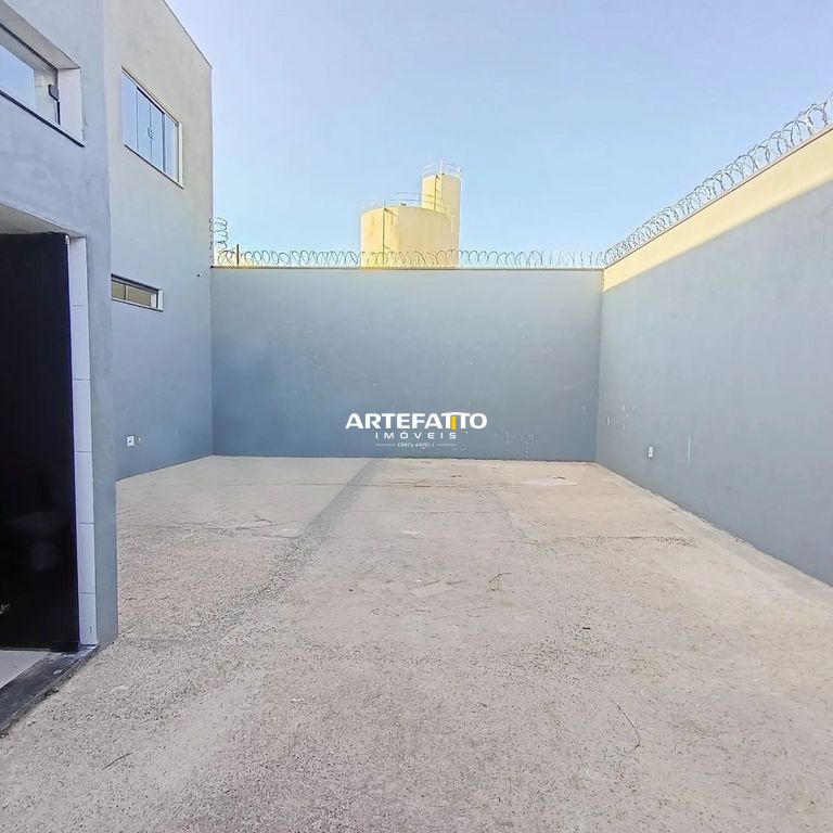  - Excelente Barracão disponível para locação