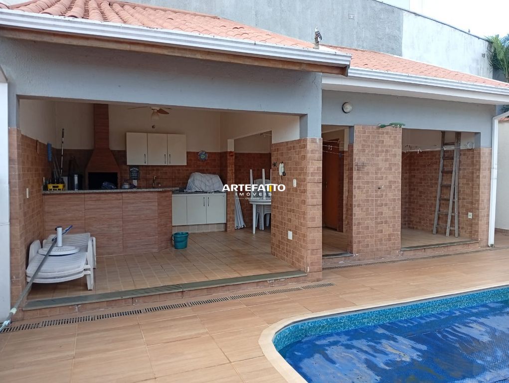 Casa à venda com 3 quartos, 242m² - Jardim Santana,Franca 
