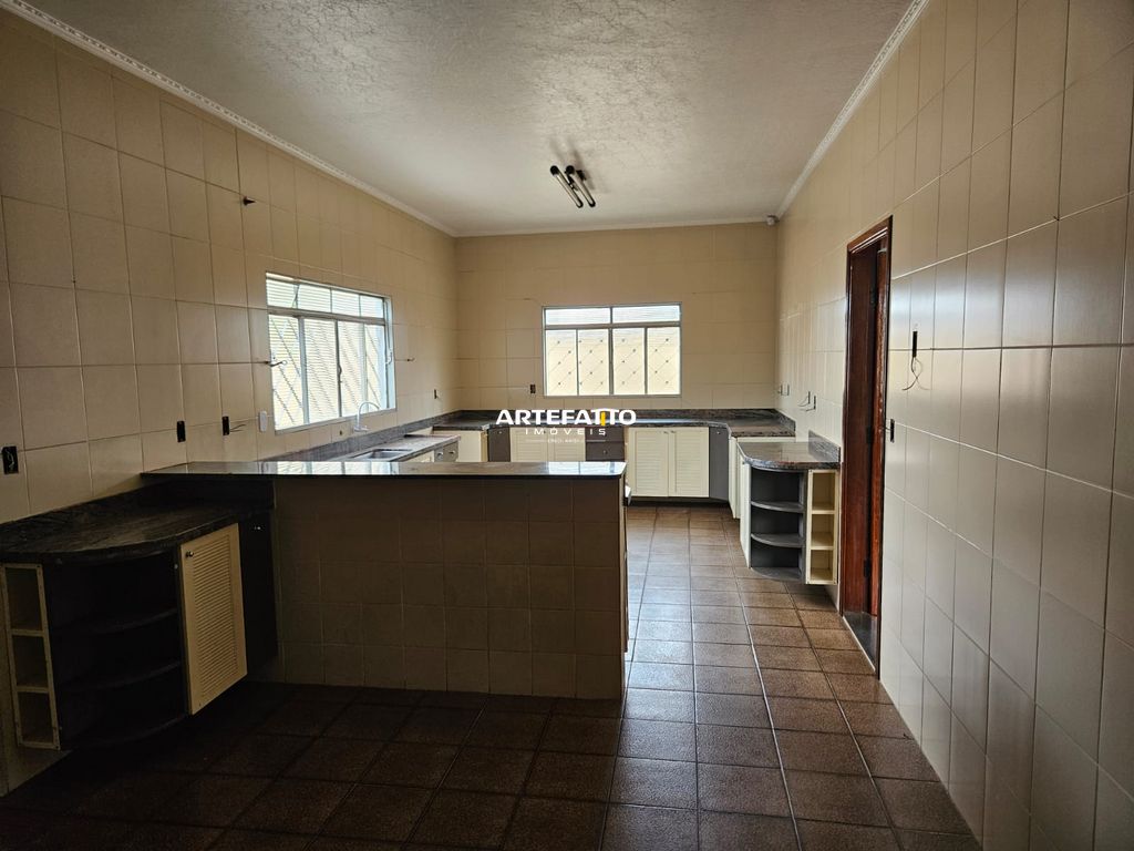  - Casa à venda, Santa Terezinha, 3 dormitórios, 1 suíte