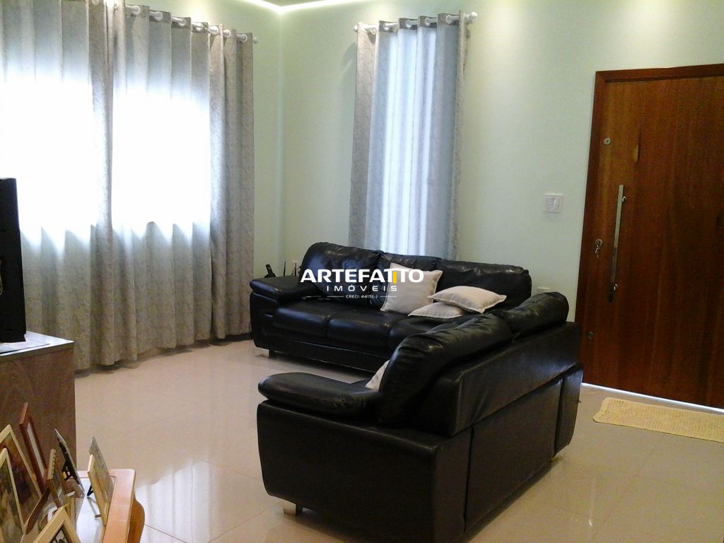 Casa com 3 dormitórios no bairro Residencial Amazonas - Zbroker Imóveis