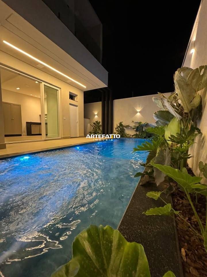 Casa à venda com 4 quartos, 343m² - Villa di Capri,Franca 