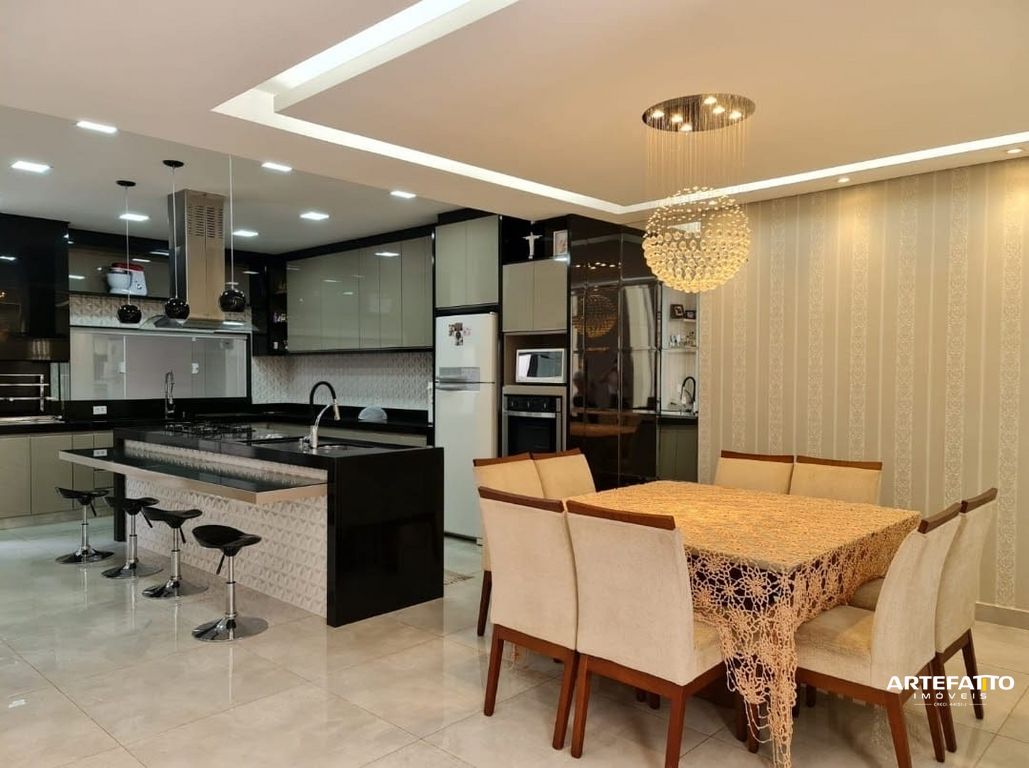 Sobrado à venda com 3 quartos, 215m² - Jardim João Liporoni,Franca 