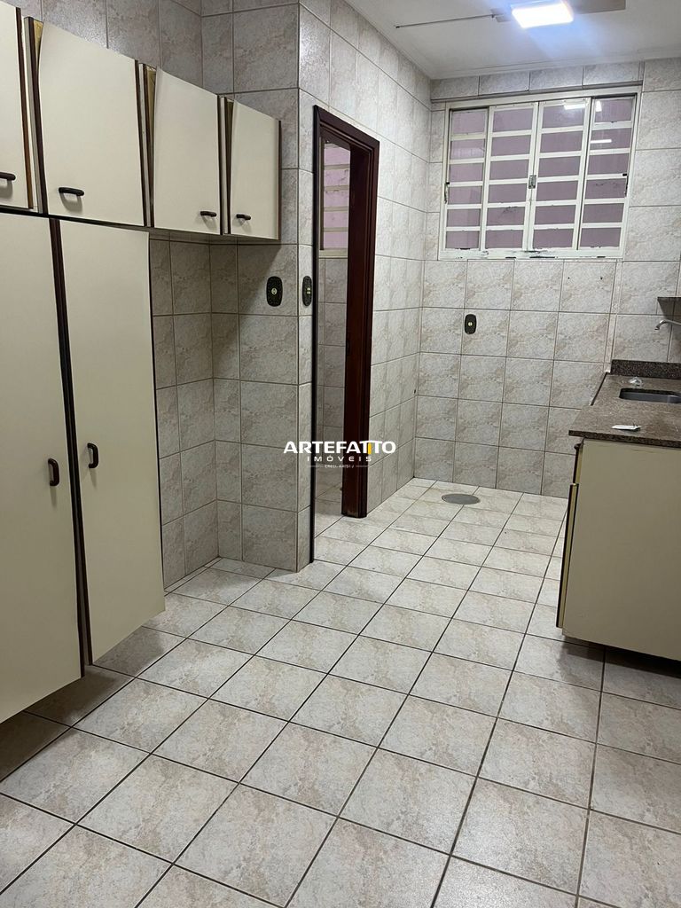  - Apartamento com 2 dormitórios no Centro