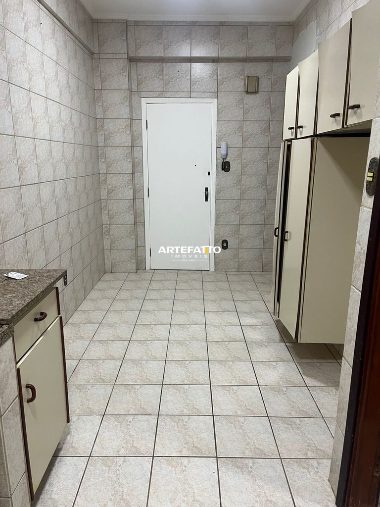  - Apartamento com 2 dormitórios no Centro