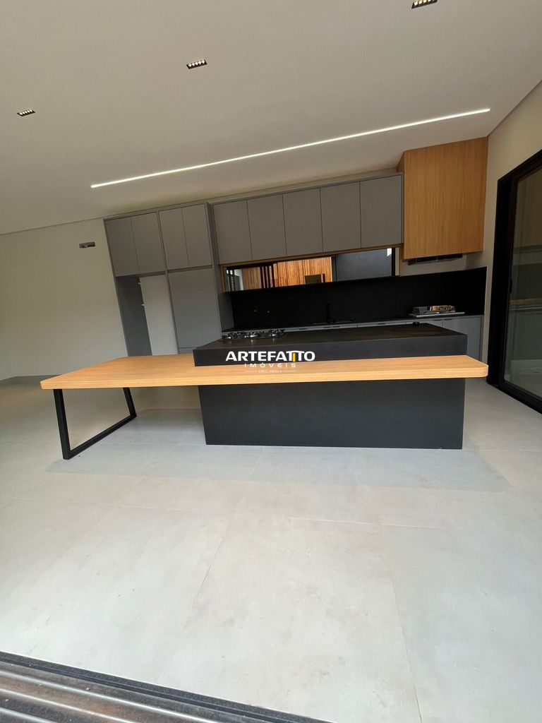  - CASA JARDIM ANA HELENA