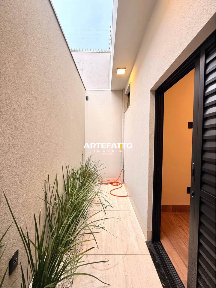  - Casa com 3 dormitórios no bairro Parque Moema