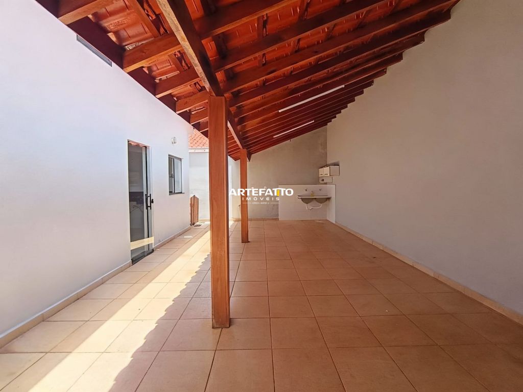  - Belíssima casa em terreno inteiro disponível para vend a no bairro Villa Real