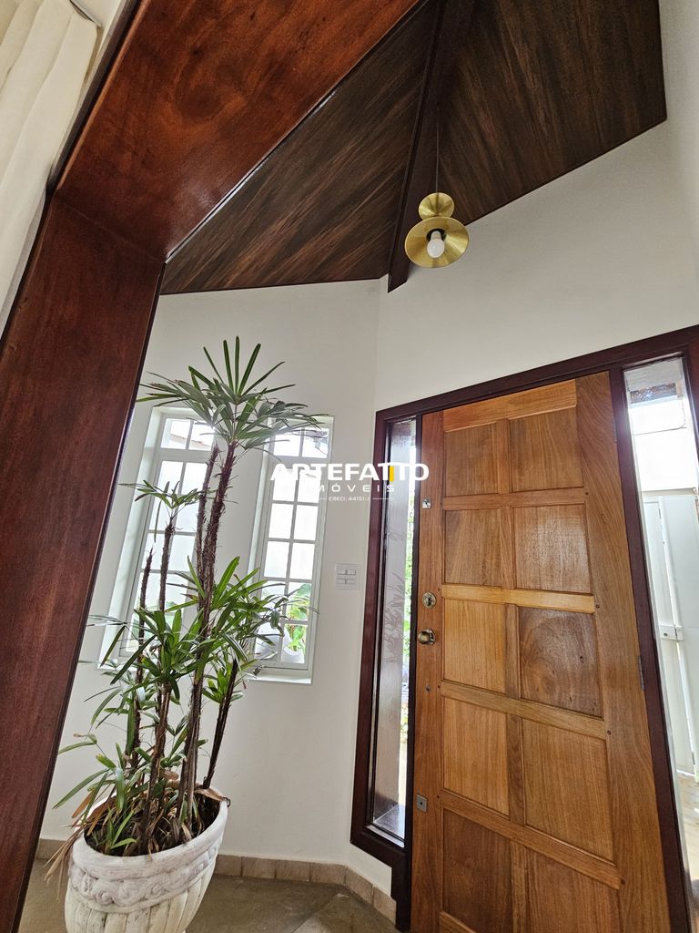  - Casa com 3 dormitórios no Prolongamento Jardim Lima