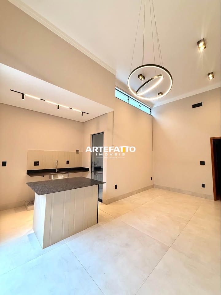  - Casa com 3 dormitórios no bairro Parque Moema