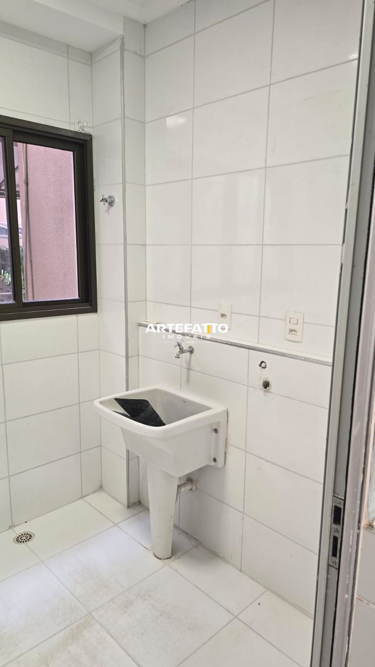  - Apartamento com 3 dormitórios