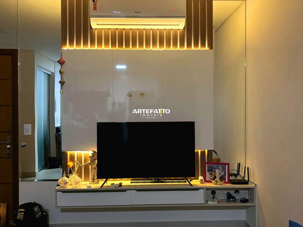  - Apartamento com 3 dormitórios no bairro Três Colinas