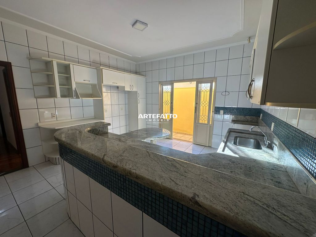 Casa à venda com 3 quartos, 192m² - Vila Santa Cruz,Franca 