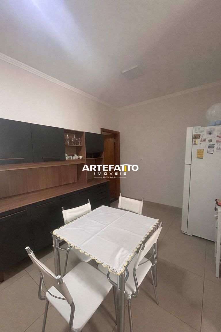  - Apartamento São Jerônimo, parte alta, 2 dorm. 1 suíte, 67m².