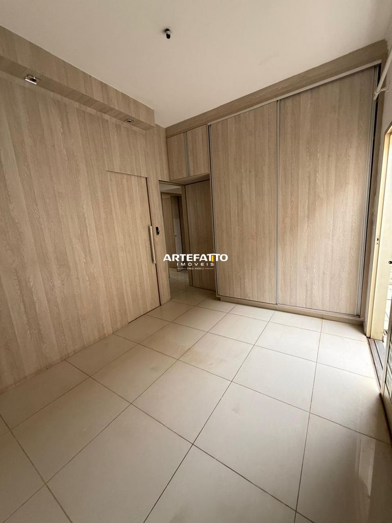  - Casa à venda – Jardins Esmeralda (terreno inteiro)